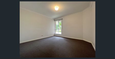 4 Bedroom Home in THE Perfect Spot! - Photo 5