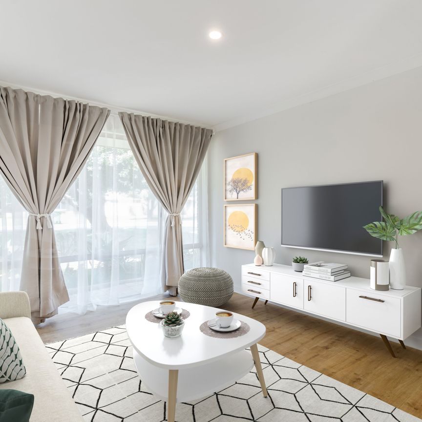 Three Bedroom Home in Warnbro - Photo 1