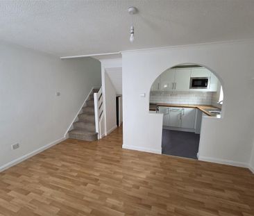 1 bedroom semi-detached house to rent - Photo 2