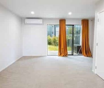 Modern 3-Bedroom Townhouse in Mangere Bridge - Photo 4