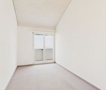 Beautiful 4.5-room single-family house with garden in Ottenbach - Photo 4