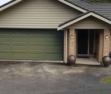 Modern, Spacious Family Home in Riverstone Terrace - Photo 2