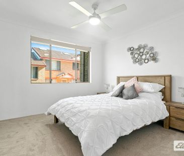 Awash with Natural Light - Photo 2