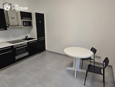 Pronájem bytu 1+kk 28 m2 - Fotografie 3