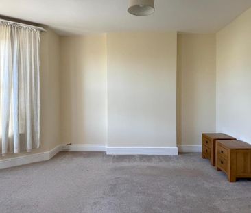 3 bedroom end of terrace house to rent - Photo 1
