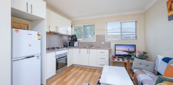 1 Bedroom Granny Flat with Modern Finishes&excl; - Photo 2