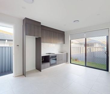 31A Rowcliff Circuit, Lochinvar NSW 2321 - Photo 6