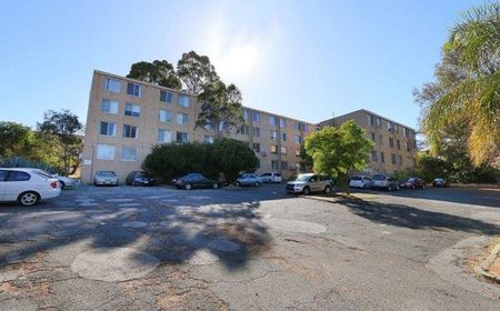 EXPERIENCE A COZY AND QUIET LIFESTYLE IN THE HEART OF NORTH PERTH - Photo 4