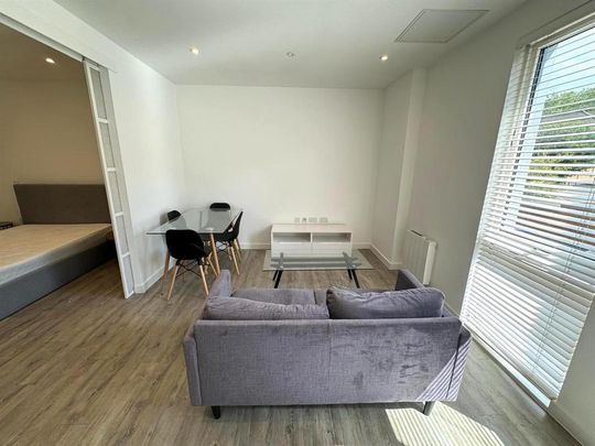 Studio to rent - Photo 1