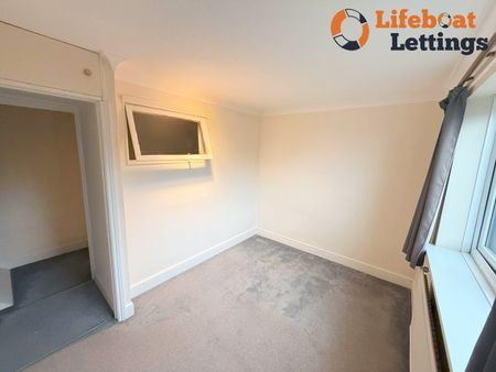 Turnpike Hill, Hythe - Photo 3