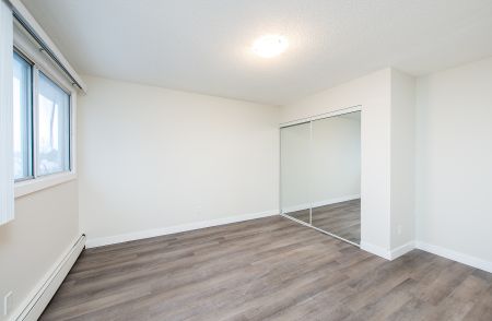 Adam Apartments - Photo 4