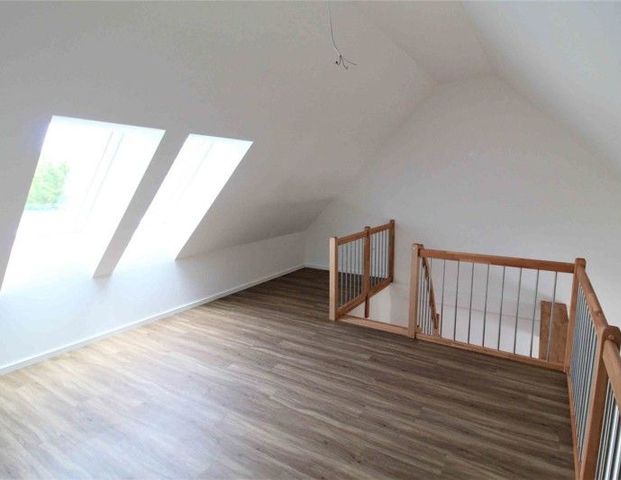 WOW! Helle Galerie-Wohnung im Dachgeschoss - Photo 1