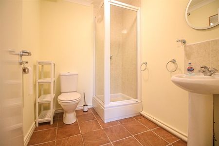2 Bedroom Flat - Photo 5