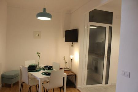 Large room in Roger de Flor street - Photo 4