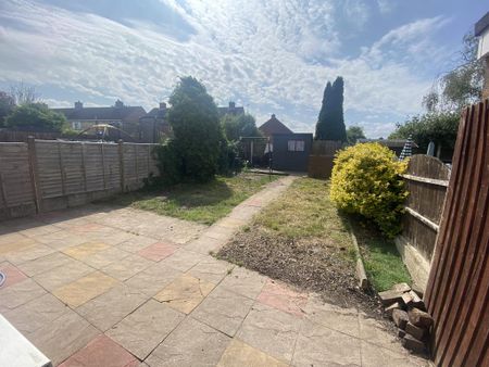 3 bedroom terraced house to rent - Photo 2