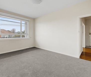 Two-Bedroom Apartment Close to the Action - Photo 3