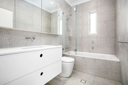 Two Bedroom + WFH Study, North Facing, 180 Degree Ocean Views - Photo 4