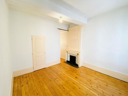Location Appartement 4 pièces 111m² MACON 71000 - Photo 3