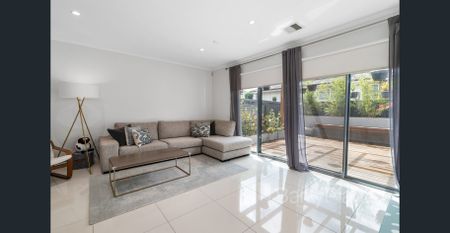 Light, Bright and Modern! - Photo 3