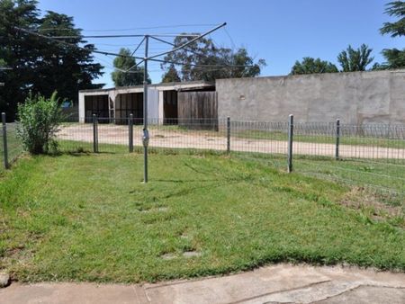 Well Presented 3 Bedroom in Convenient Location - Photo 2