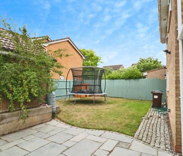 4 bedroom detached house to rent - Photo 2