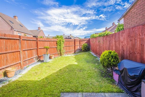 3 bed House - Semi-Detached To Let - Photo 1