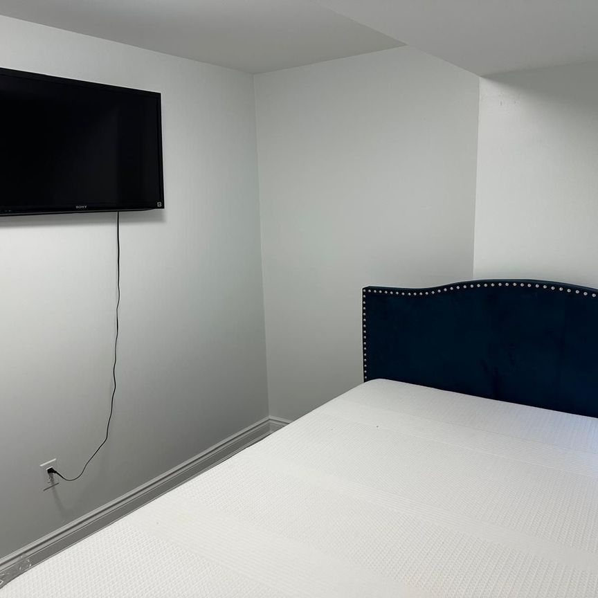 For Lease - 6903 Cumberland Court Unit# Unit 1, Niagara Falls, Ontario - Photo 1