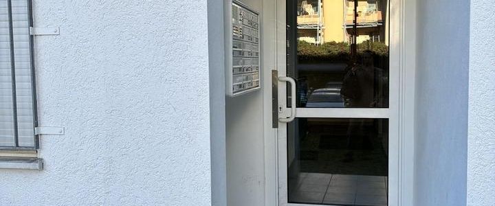 Helle 2-Raum-Wohnung im Zentrum - frisch saniert, mit Einbauküche - Photo 1