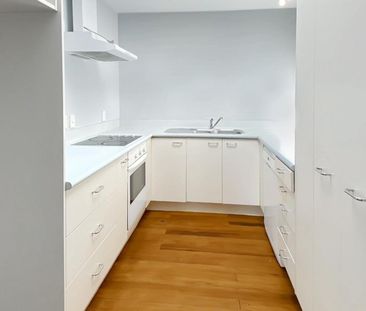 Bright, spacious and sunny property - Photo 4