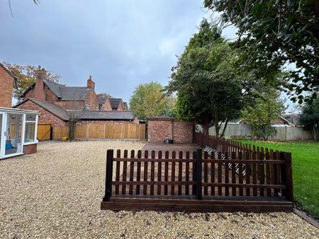 4 bedroom detached house to rent - Photo 3