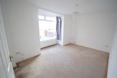 2 bedroom ground floor flat to rent - Photo 3