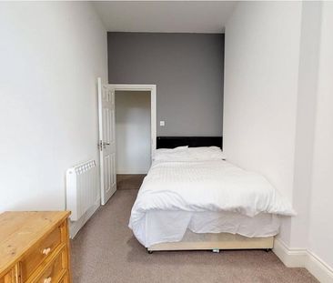 3 bedroom flat to rent - Photo 5