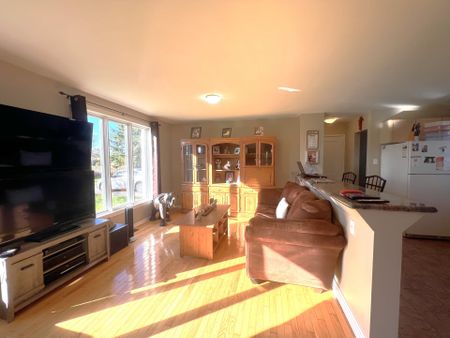 For Lease - 6783 Cochrane Street Unit# Main, Whitby, Ontario - Photo 2