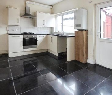 3 bedroom terraced house to rent - Photo 3