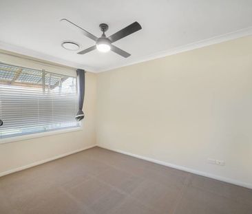 COMFORTABLE HOME INCLUDES SOLAR PANELS !!! - Photo 3