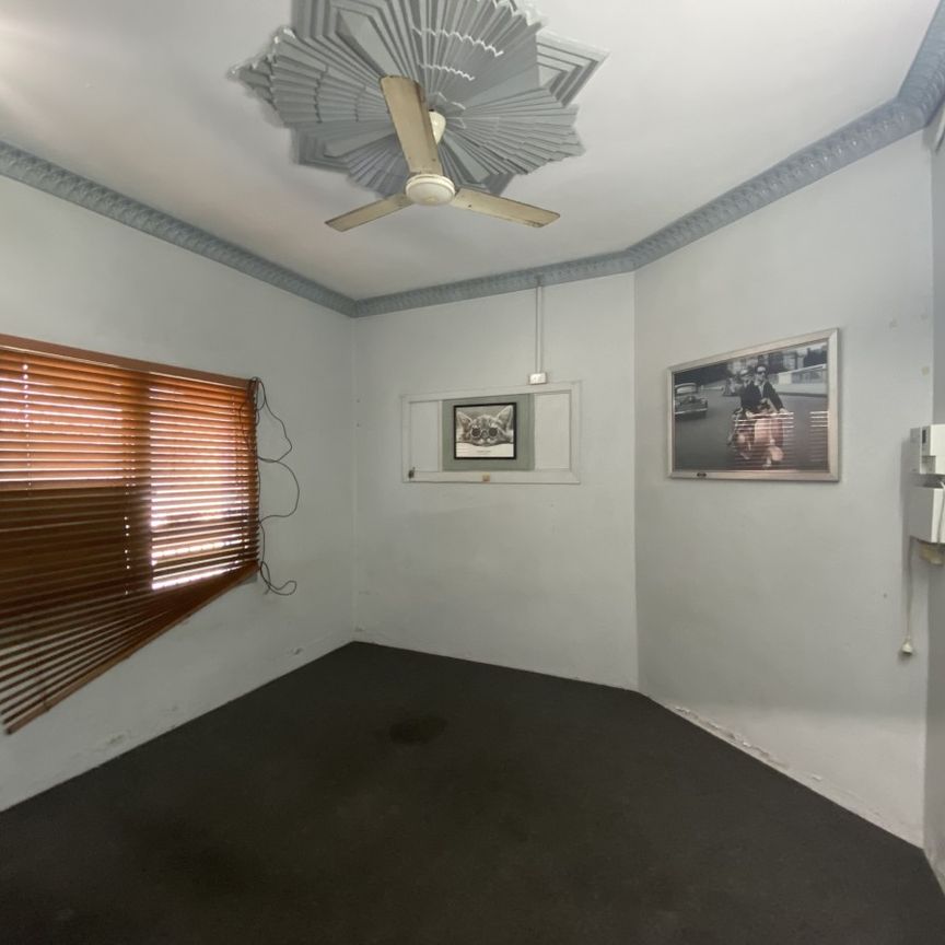 Studio Apartment In The City With A Pool - Photo 1