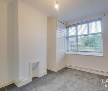 2 bedroom maisonette to rent - Photo 4