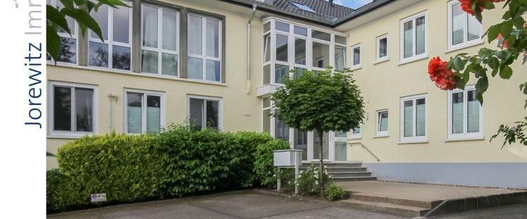 Sieker Schweiz: Moderne und frisch gestrichene 3 Zimmer-Wohnung mit Balkon in Waldrandlage - Photo 1