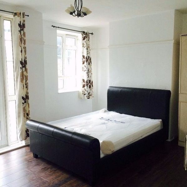 Room in a Shared Flat, Birchdown House, E3 - Photo 1