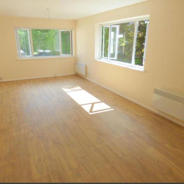 Malcolm Close - Photo 1