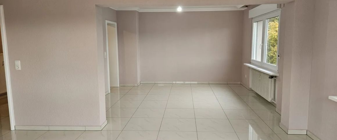 Stieldorferhohn: Top-modernisierte Etagenwohnung mit gehobener Ausstattung - Photo 1