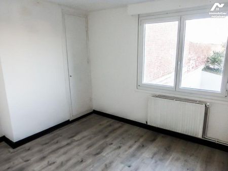 Appartement T3 rénové à louer sur Saint Pol Sur Mer. Ce bien, au 1er étage d'un petit immeuble... - Photo 4