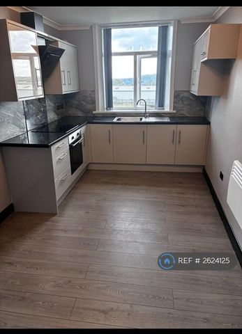 4 bedroom flat to rent - Photo 3