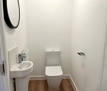 3 bedroom detached house to rent - Photo 3