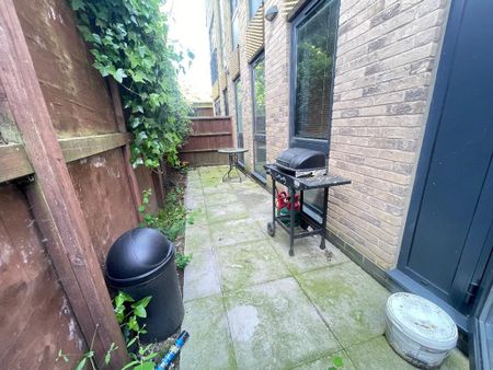 Studio to rent - Photo 5