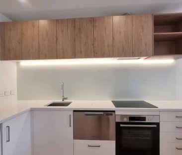 Full renovated Mission Bay apartment - Photo 1