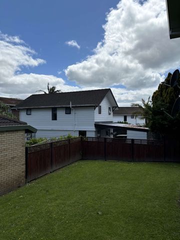 Exceptional Three Bedroom Home in Glenfield - Photo 4