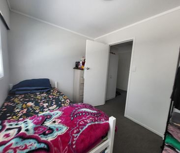 3 Bedroom Modern Unit - Photo 6