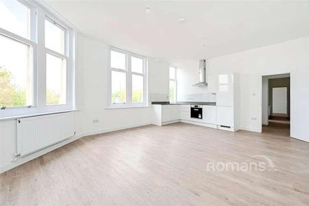 Lynchford Road, Farnborough, Hampshire, GU14 - Photo 2