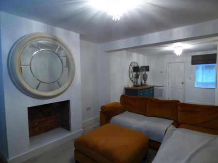 2 bedroom terraced house to rent - Photo 5